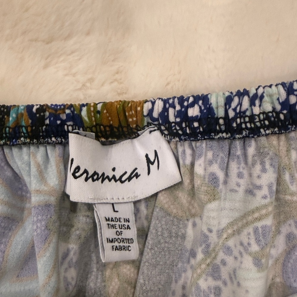Veronica M Abstract Patterned top - Picture 2 of 3
